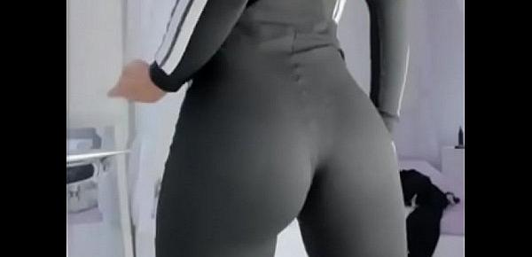  perfect ass in black yoga pants and squirt part 2